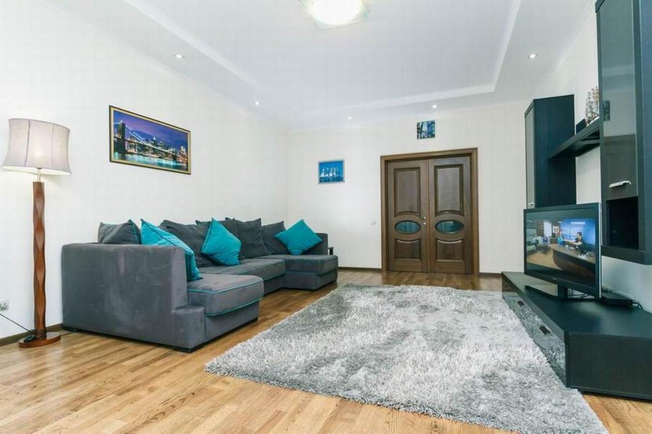 Apartamento Vip In A New Building Near Lesi Ukrainki 7A Kiev Exterior foto